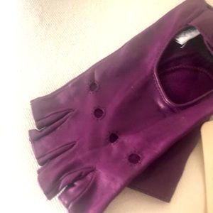 Fingerless driving leather gloves